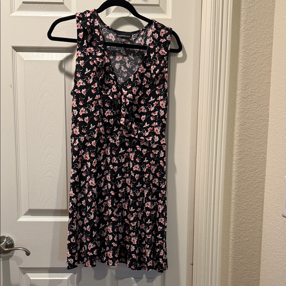 Elegant Floral Mini Dress - Black and Pink